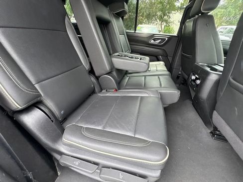 Used 2024 GMC Yukon SLT RWD image 6
