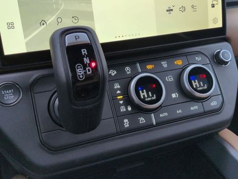 New 2026 Land Rover Defender 110 X-Dynamic SE image 29