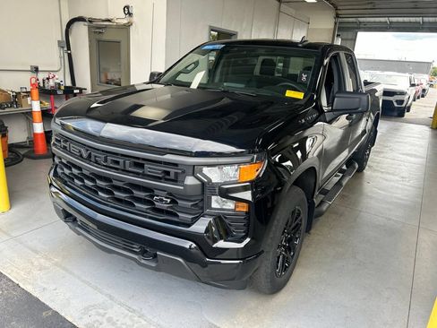 Used 2023 Chevrolet Silverado 1500 Custom w/ Rally Edition AWD/4WD image 2