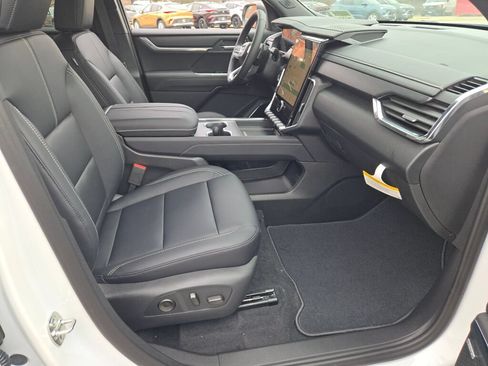 New 2026 GMC Acadia Elevation w/ Elevation Premium Package AWD/4WD image 7