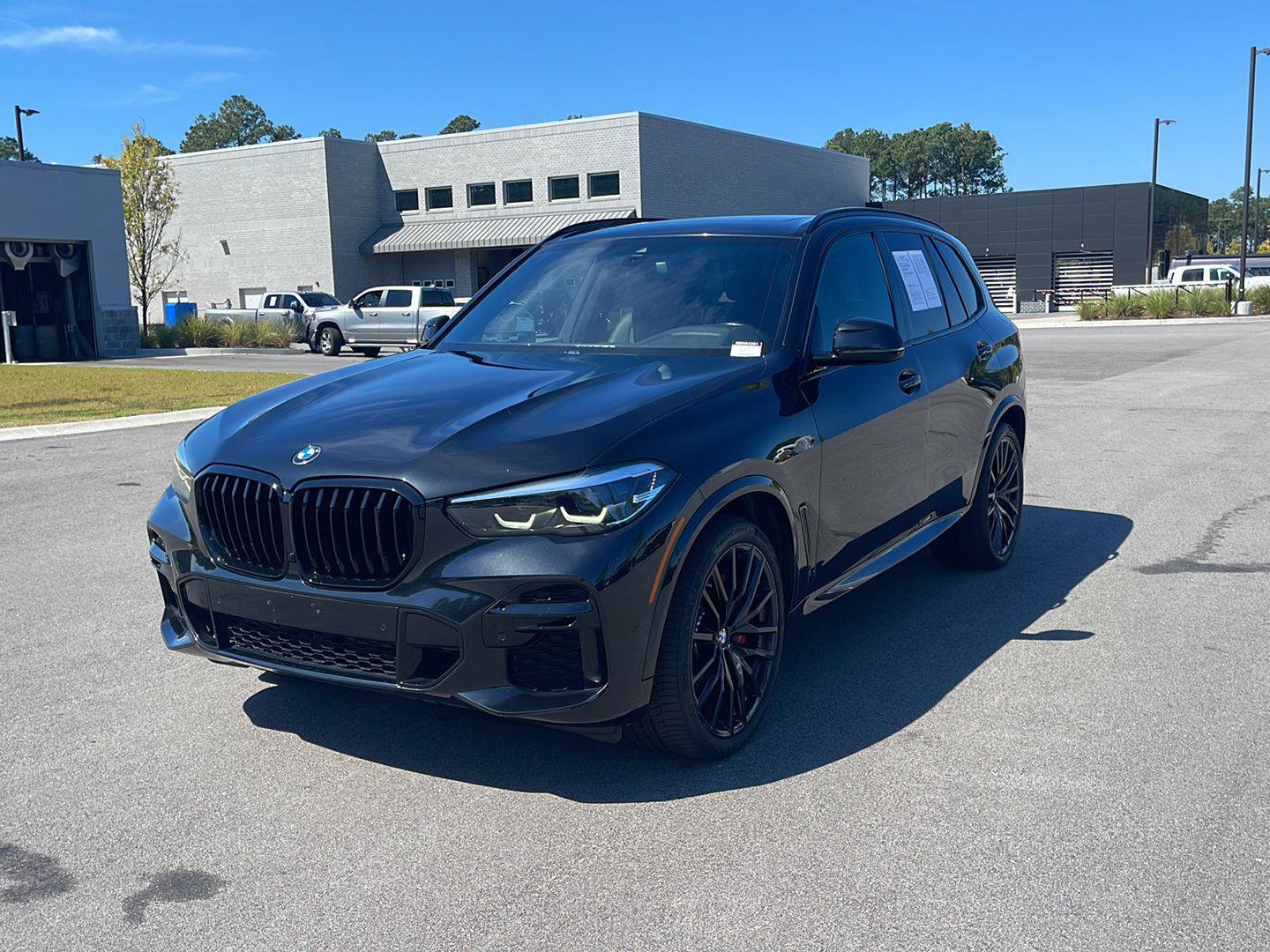 Used 2022 BMW X5 xDrive40i AWD/4WD image 3
