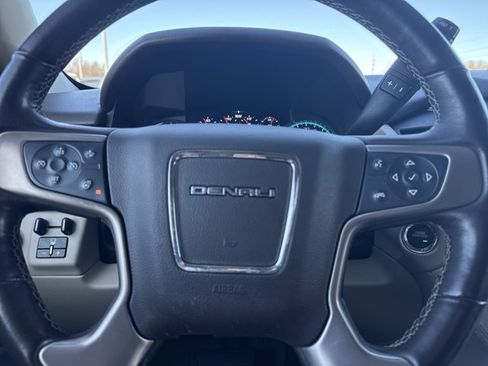 Used 2020 GMC Yukon XL Denali w/ Denali Premium Package image 28