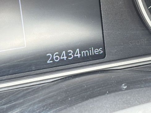 Used 2025 Nissan Versa SV FWD image 39