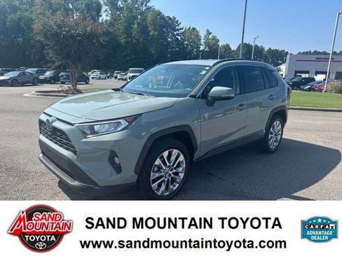 Used 2020 Toyota RAV4 XLE Premium FWD image 6