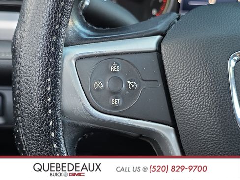 Used 2020 GMC Acadia SLE w/ LPO, Black Accent Package FWD image 14