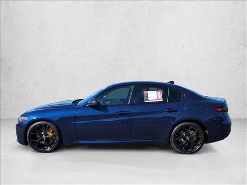 Used 2021 Alfa Romeo Giulia Ti w/ Nero Edizione image 9