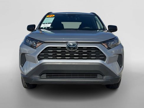 Used 2021 Toyota RAV4 LE image 8