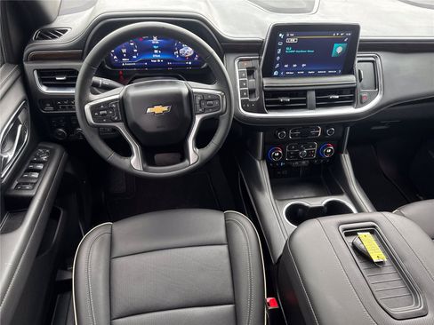 Used 2024 Chevrolet Tahoe Premier w/ Premium Package AWD/4WD image 14