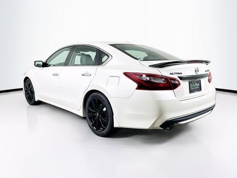 Used 2018 Nissan Altima 2.5 SR w/ SR Midnight Edition FWD image 5