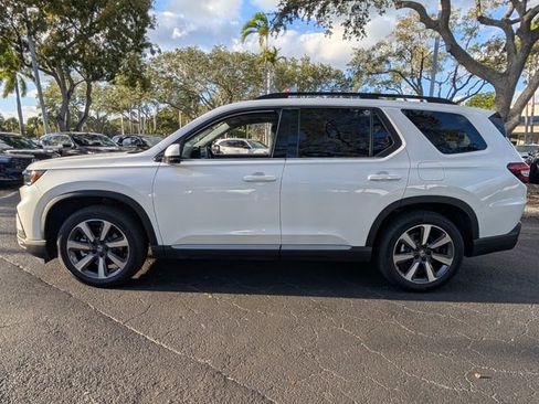 Used 2025 Honda Pilot Touring image 10