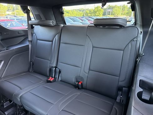New 2026 GMC Yukon Denali w/ Denali Reserve Package AWD/4WD image 7