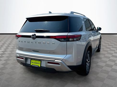 Used 2022 Nissan Pathfinder SL AWD/4WD image 4