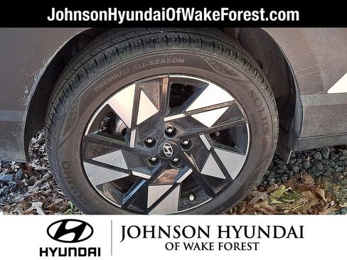 Certified 2025 Hyundai Kona SEL FWD image 5