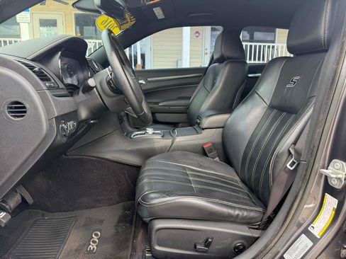 Used 2016 Chrysler 300 S RWD image 31