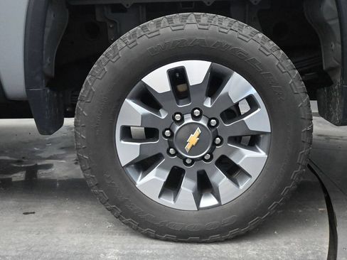 Used 2024 Chevrolet Silverado 2500 Custom w/ Custom Convenience Package AWD/4WD image 12