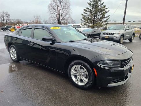Used 2022 Dodge Charger SXT image 4
