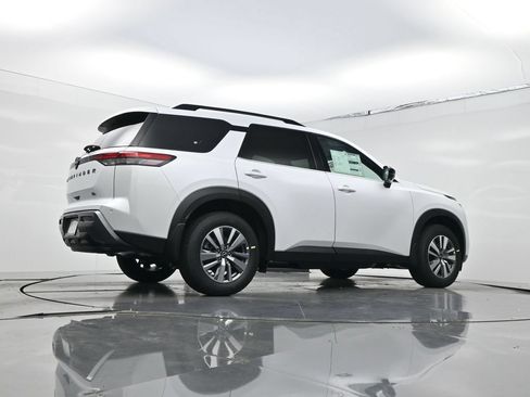 New 2026 Nissan Pathfinder SL FWD image 22