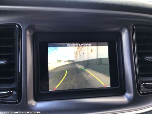 Used 2019 Dodge Challenger SXT RWD image 9
