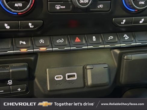 Used 2021 Chevrolet Silverado 1500 LT Trail Boss w/ Convenience Package II AWD/4WD image 23