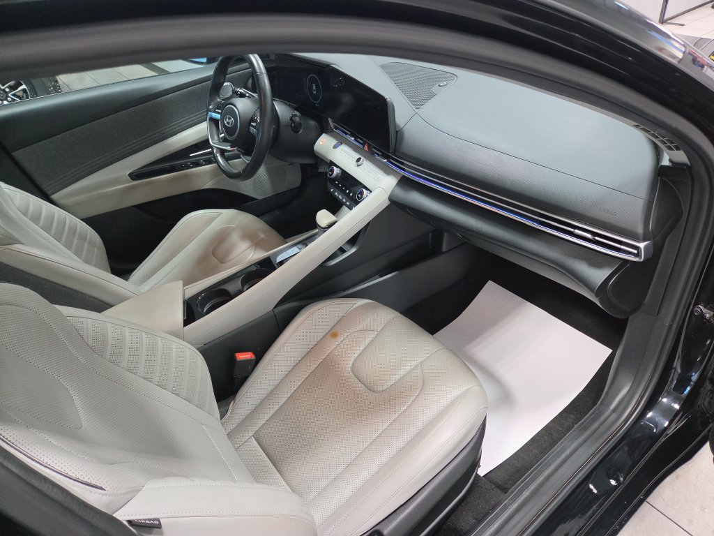 Used 2024 Hyundai Elantra Limited FWD image 19