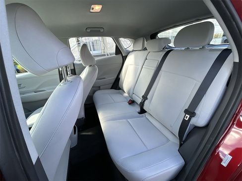 Used 2024 Hyundai Kona SE image 23