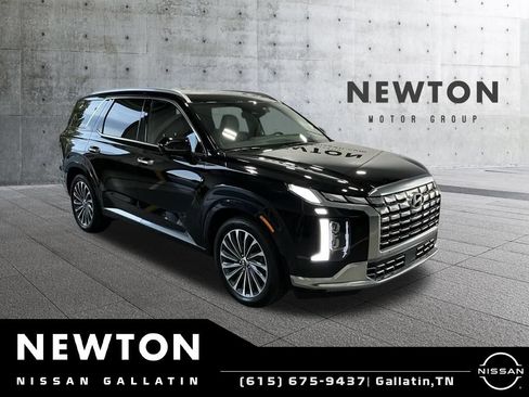 Used 2024 Hyundai Palisade Calligraphy FWD image 1