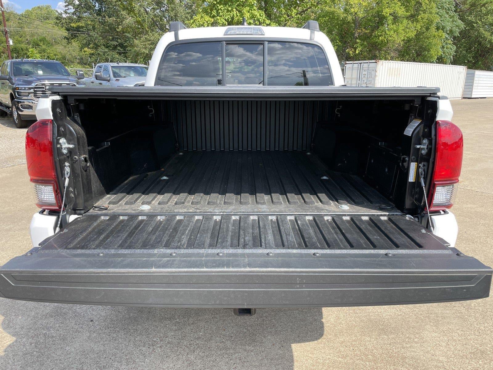 Used 2022 Toyota Tacoma SR AWD/4WD image 38