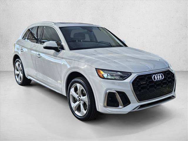 Certified 2025 Audi Q5 2.0T Premium Plus w/ Premium Plus Package AWD/4WD image 3