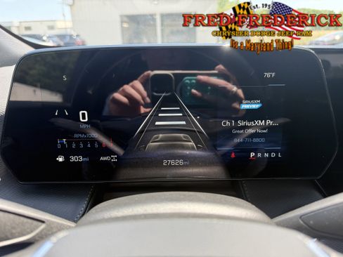 Used 2025 Chevrolet Equinox LT AWD/4WD image 11