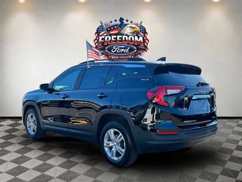 Used 2022 GMC Terrain SLE w/ Driver Convenience Package AWD/4WD image 6