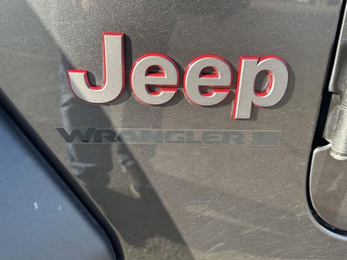 Used 2024 Jeep Wrangler Rubicon image 11