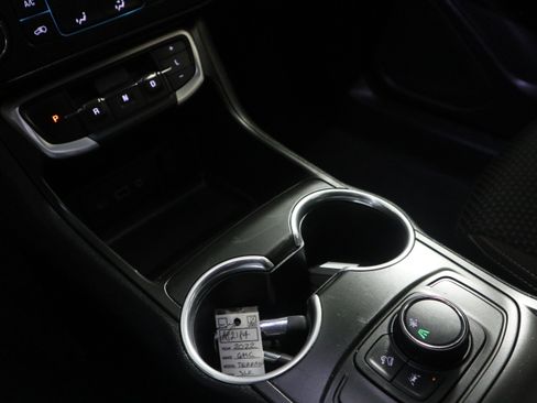 Used 2022 GMC Terrain SLE image 28