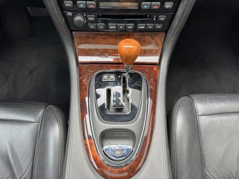 Used 2005 Jaguar XJ Vanden Plas Super V8 RWD image 33
