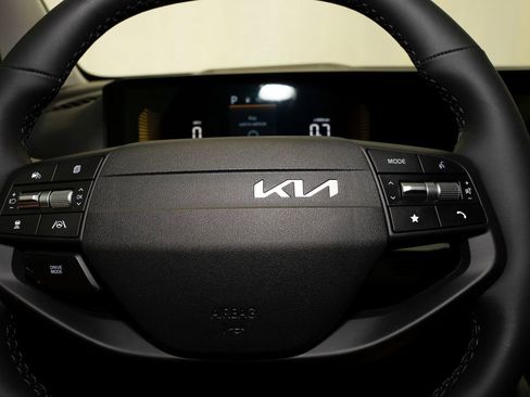 New 2026 Kia Sportage EX FWD image 19