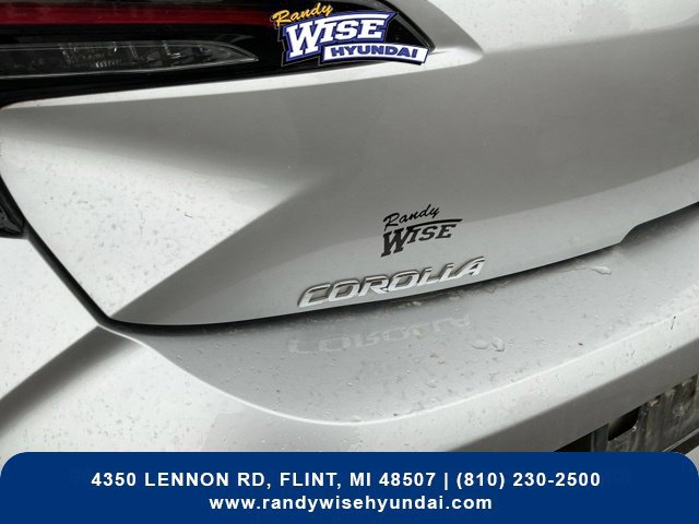 Used 2025 Toyota Corolla SE w/ SE Package FWD image 33