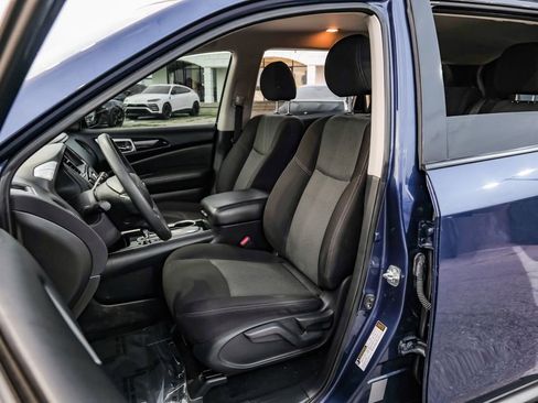 Used 2020 Nissan Pathfinder S image 34