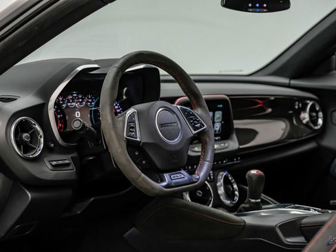 Used 2018 Chevrolet Camaro ZL1 RWD image 45