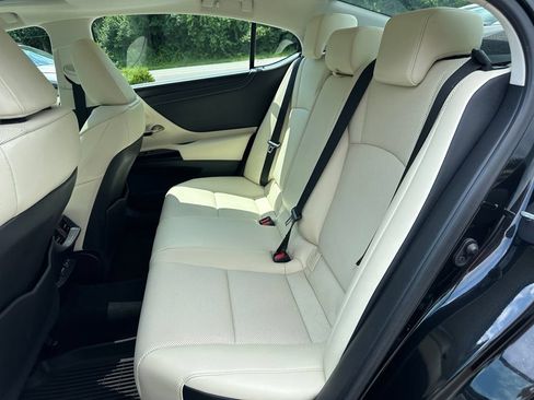 Used 2022 Lexus ES 350 w/ Premium Package FWD image 11