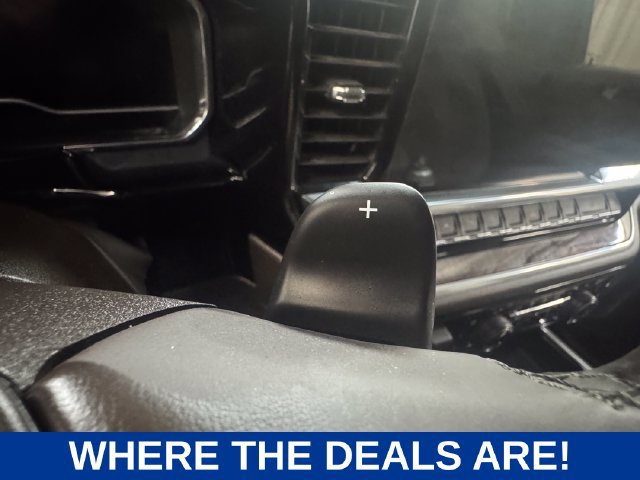 Used 2025 Chevrolet Silverado 1500 LTZ AWD/4WD image 24