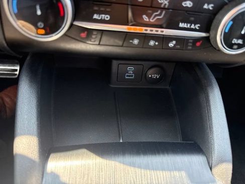 Used 2023 Ford Escape ST-Line Select AWD/4WD image 12