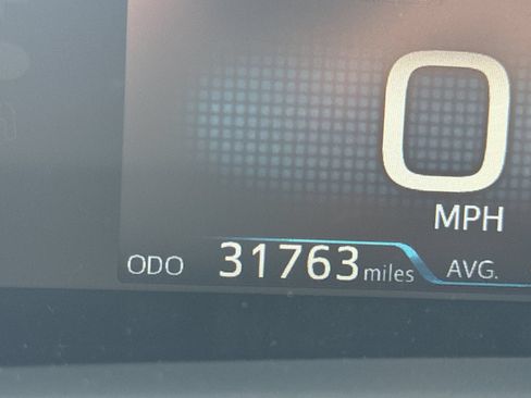 Used 2022 Toyota Prius XLE FWD image 19