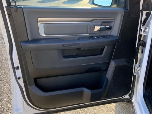 Used 2024 RAM 1500 Classic SLT image 21