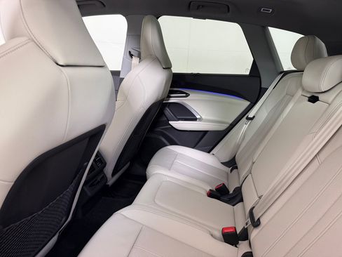 Used 2025 Audi Q5 Premium Plus image 23