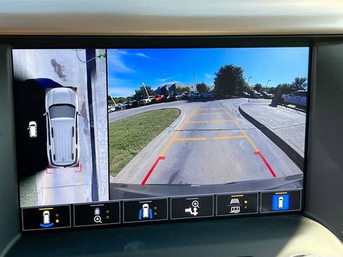 Used 2022 GMC Acadia Denali w/ Denali Ultimate Package image 13