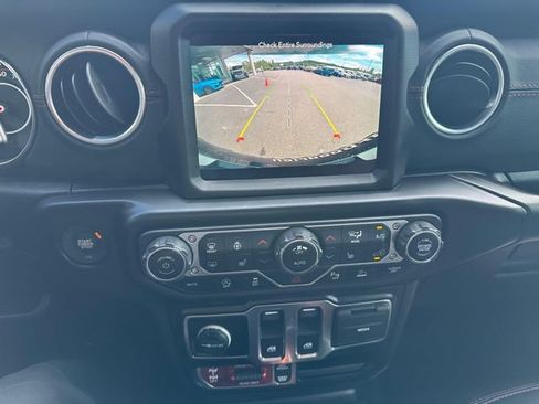 Used 2022 Jeep Wrangler Rubicon w/ Steel Bumper Group AWD/4WD image 17