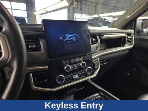 Used 2024 Ford Expedition XLT image 16