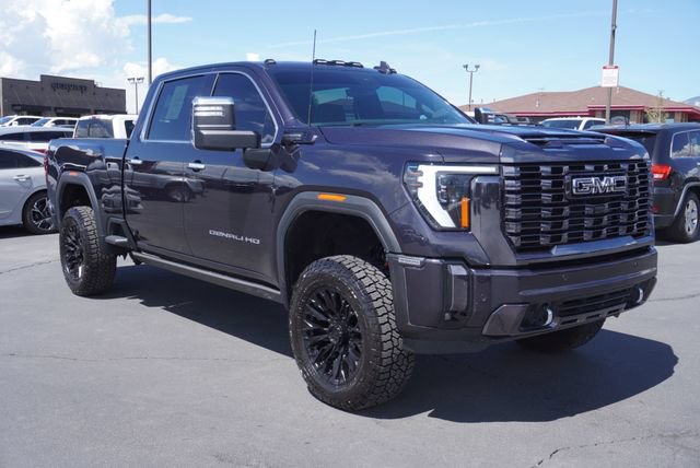 Used 2024 GMC Sierra 3500 Denali Ultimate AWD/4WD image 16