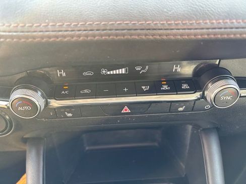 Used 2024 MAZDA MAZDA3 s FWD image 32