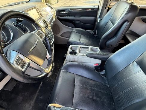 Used 2011 Chrysler Town & Country Touring-L w/ Entertainment Group #2 image 15