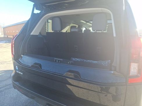 New 2025 Ford Expedition Active image 42